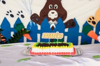 Celebração, acolhimento e muitos sorrisos marcaram a entrega de ovos de Páscoa realizada pela Gerência Municipal de Assistência Social 