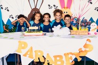 Celebração, acolhimento e muitos sorrisos marcaram a entrega de ovos de Páscoa realizada pela Gerência Municipal de Assistência Social 