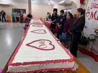 Prefeitura Municipal de Novo Horizonte do Sul realiza homenagem às mães com apresentações culturais, sorteio de brindes e o tradicional bolo