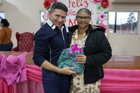Prefeitura Municipal de Novo Horizonte do Sul realiza homenagem às mães com apresentações culturais, sorteio de brindes e o tradicional bolo