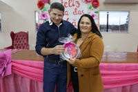 Prefeitura Municipal de Novo Horizonte do Sul realiza homenagem às mães com apresentações culturais, sorteio de brindes e o tradicional bolo