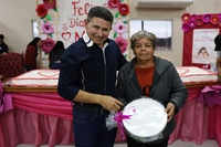 Prefeitura Municipal de Novo Horizonte do Sul realiza homenagem às mães com apresentações culturais, sorteio de brindes e o tradicional bolo