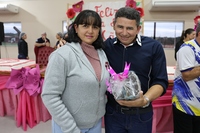 Prefeitura Municipal de Novo Horizonte do Sul realiza homenagem às mães com apresentações culturais, sorteio de brindes e o tradicional bolo