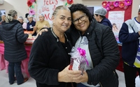 Prefeitura Municipal de Novo Horizonte do Sul realiza homenagem às mães com apresentações culturais, sorteio de brindes e o tradicional bolo
