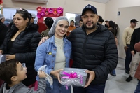 Prefeitura Municipal de Novo Horizonte do Sul realiza homenagem às mães com apresentações culturais, sorteio de brindes e o tradicional bolo
