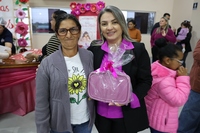 Prefeitura Municipal de Novo Horizonte do Sul realiza homenagem às mães com apresentações culturais, sorteio de brindes e o tradicional bolo
