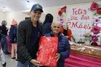 Prefeitura Municipal de Novo Horizonte do Sul realiza homenagem às mães com apresentações culturais, sorteio de brindes e o tradicional bolo