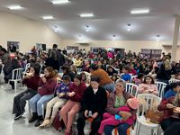 Prefeitura Municipal de Novo Horizonte do Sul realiza homenagem às mães com apresentações culturais, sorteio de brindes e o tradicional bolo