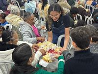 Prefeitura Municipal de Novo Horizonte do Sul realiza homenagem às mães com apresentações culturais, sorteio de brindes e o tradicional bolo