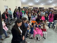 Prefeitura Municipal de Novo Horizonte do Sul realiza homenagem às mães com apresentações culturais, sorteio de brindes e o tradicional bolo