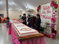 Prefeitura Municipal de Novo Horizonte do Sul realiza homenagem às mães com apresentações culturais, sorteio de brindes e o tradicional bolo