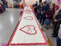 Prefeitura Municipal de Novo Horizonte do Sul realiza homenagem às mães com apresentações culturais, sorteio de brindes e o tradicional bolo