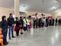 Prefeitura Municipal de Novo Horizonte do Sul realiza homenagem às mães com apresentações culturais, sorteio de brindes e o tradicional bolo