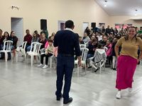 Prefeitura Municipal de Novo Horizonte do Sul realiza homenagem às mães com apresentações culturais, sorteio de brindes e o tradicional bolo