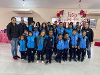 Prefeitura Municipal de Novo Horizonte do Sul realiza homenagem às mães com apresentações culturais, sorteio de brindes e o tradicional bolo
