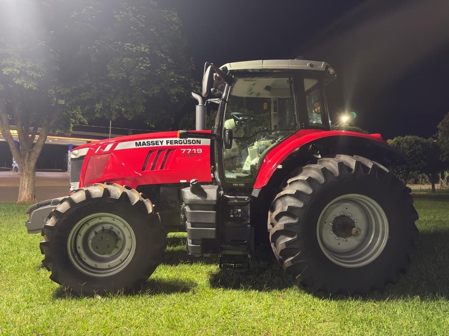 Administração Municipal reforça estrutura agrícola com aquisição de Trator 