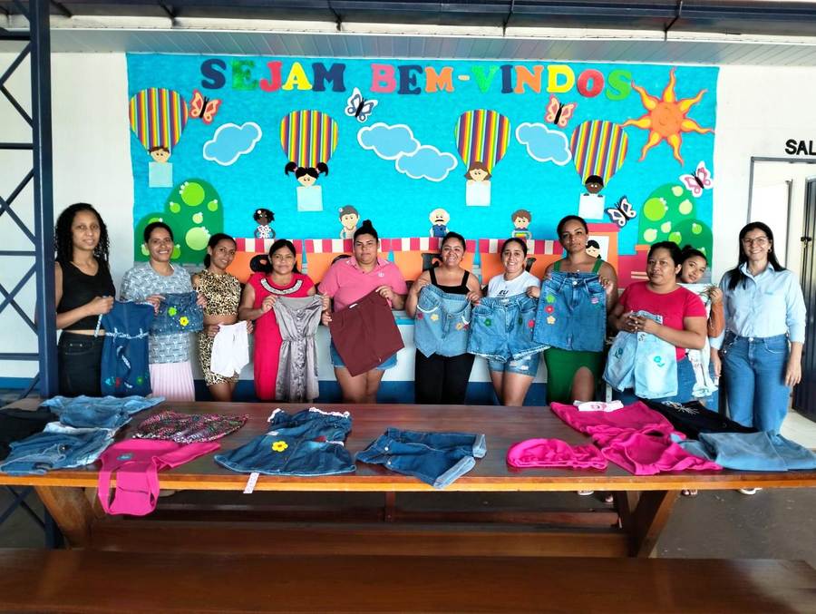 Prefeitura realiza curso de Customização de Roupas e Tecidos no CRAS